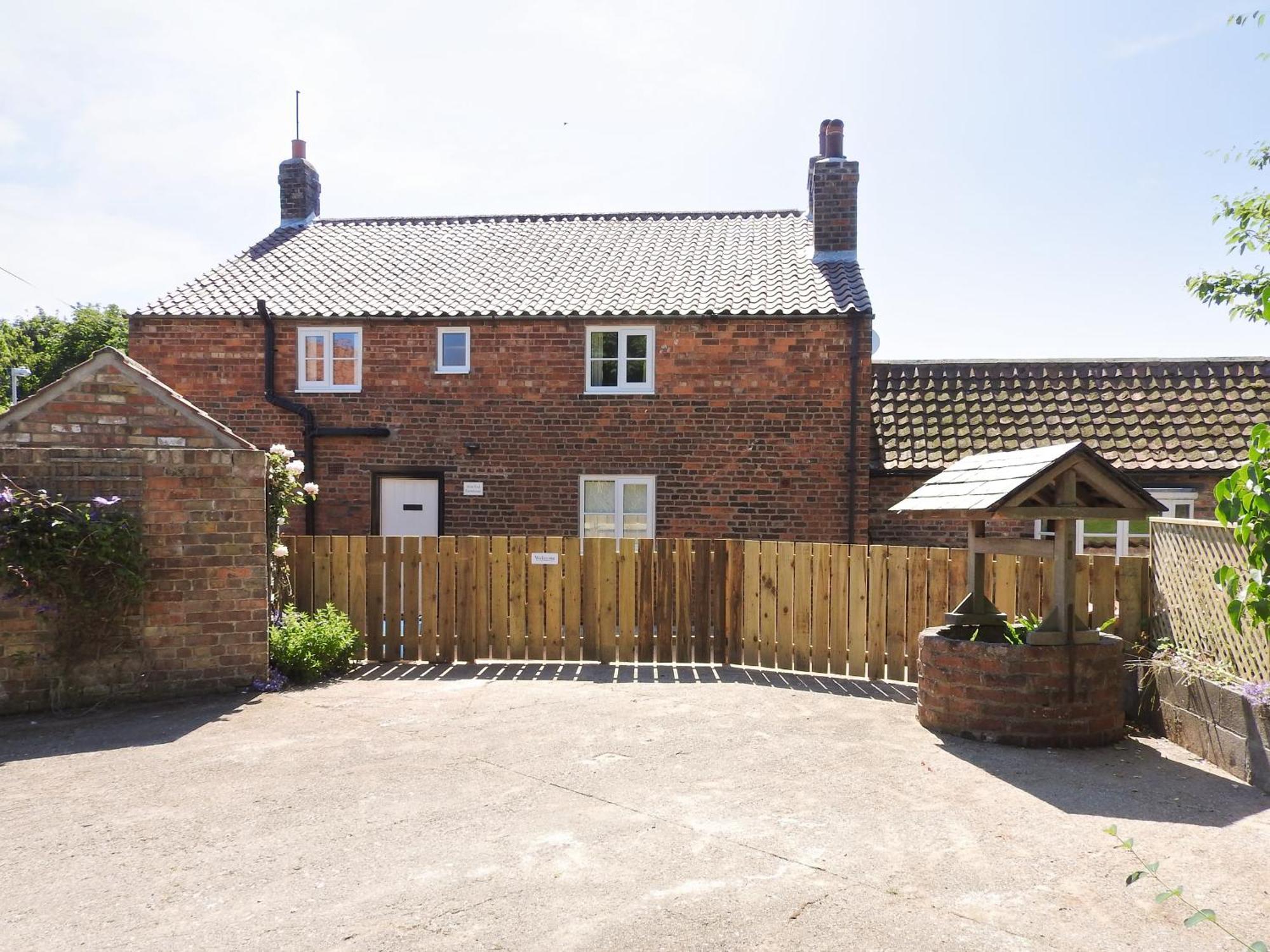 West End Farmhouse Barmston Экстерьер фото